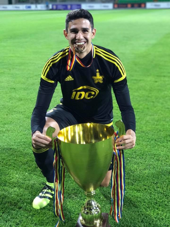 Zagueiro revelado pelo Corinthians que já jogou Champions League fecha com o Joinville