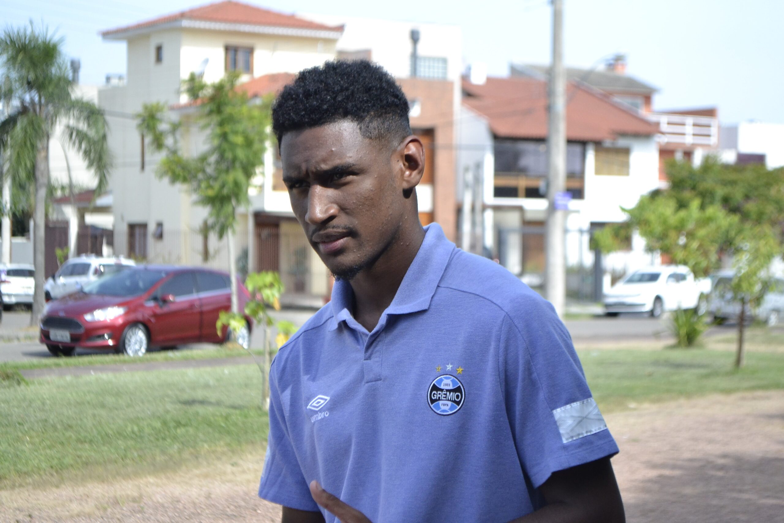 Grêmio anuncia contratação de Tetê; veja detalhes