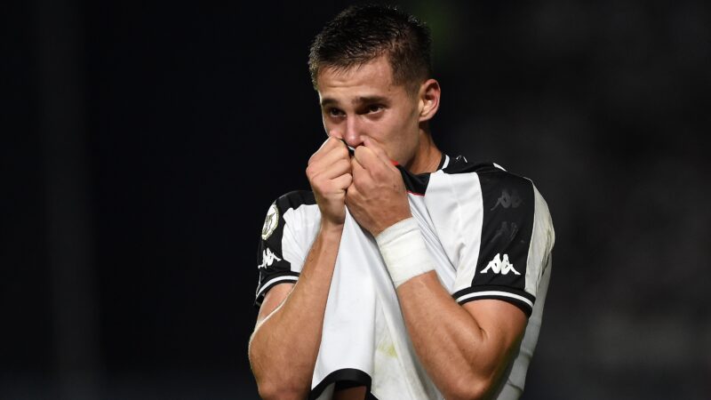 Vasco encaminha renovação do meia Estrella