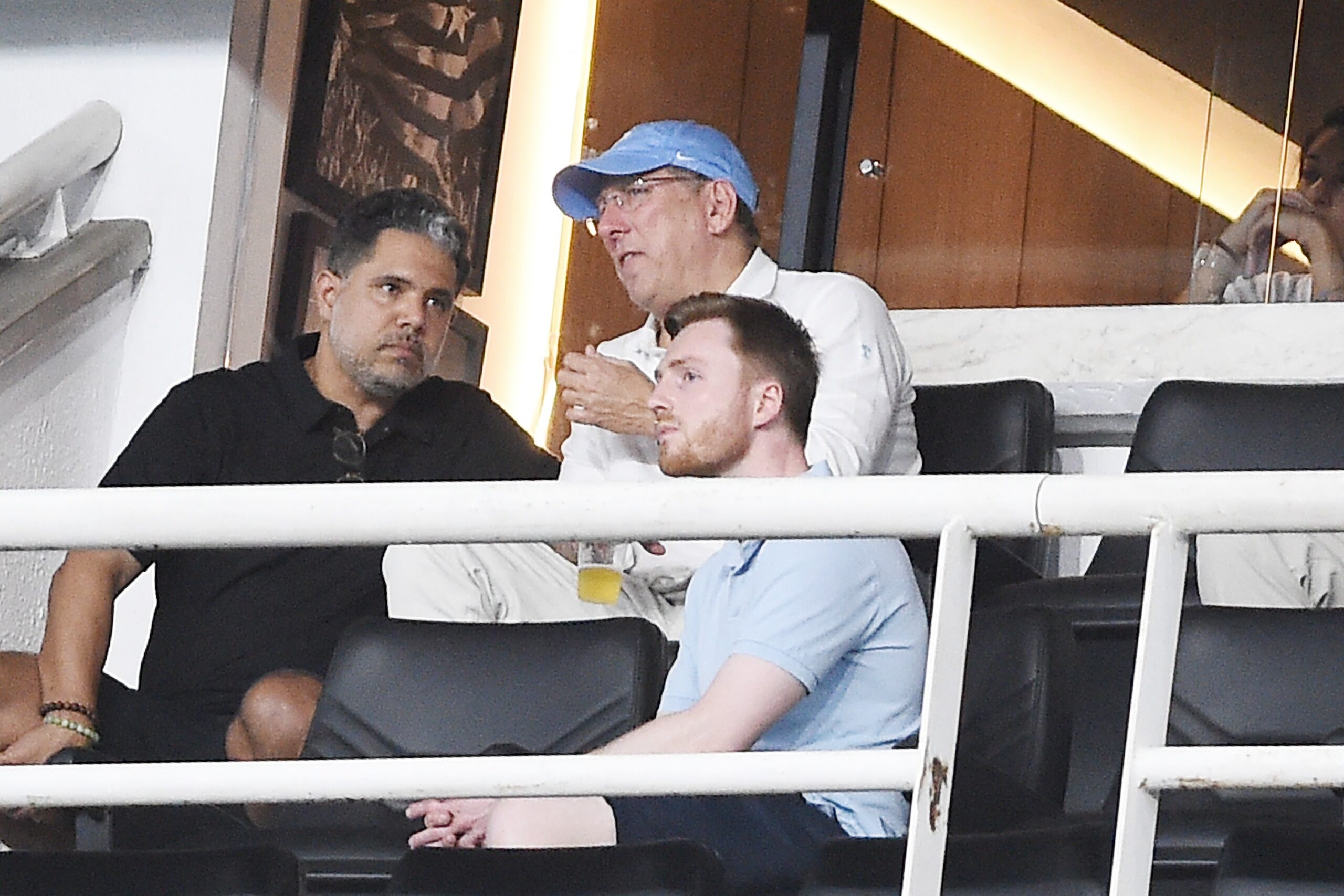 Textor promete pagar dívida do transfer ban e diz ter investidores para injetar US$ 50 milhões no Botafogo