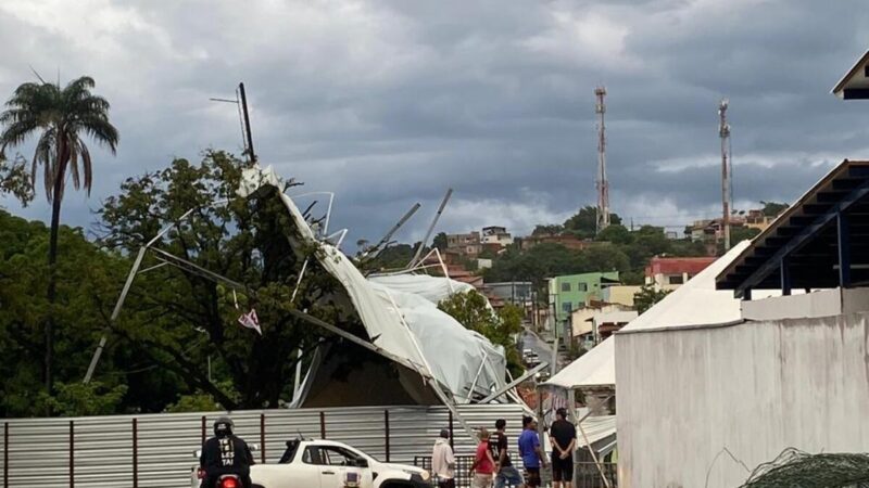 Chuva e ventos fortes provocam estragos no Juvenção, palco do Campeonato Mineiro