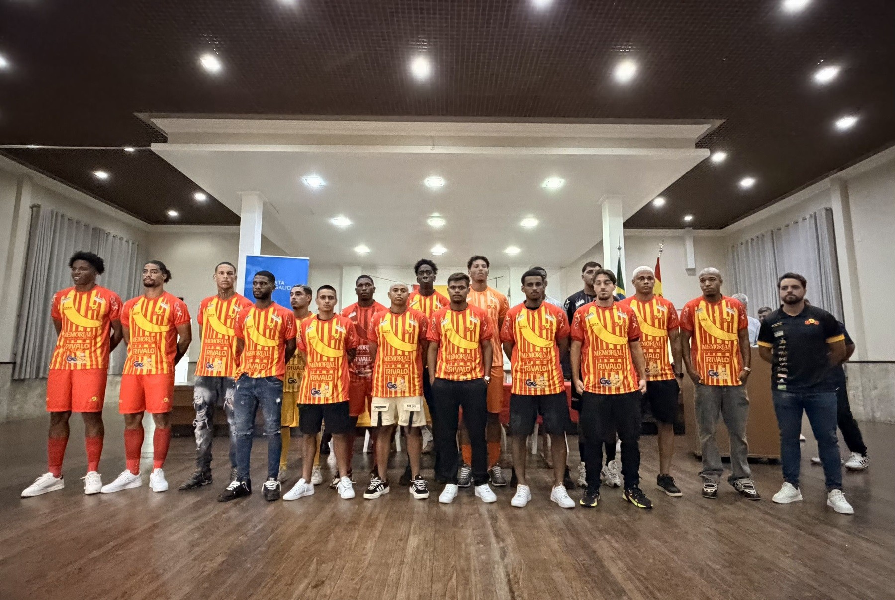 Jabaquara apresenta elenco e novos uniformes para disputa do Paulistão A4