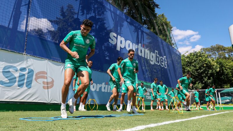 Palmeiras treina bolas paradas para estreia em 2026, e lesionados avançam em recuperação