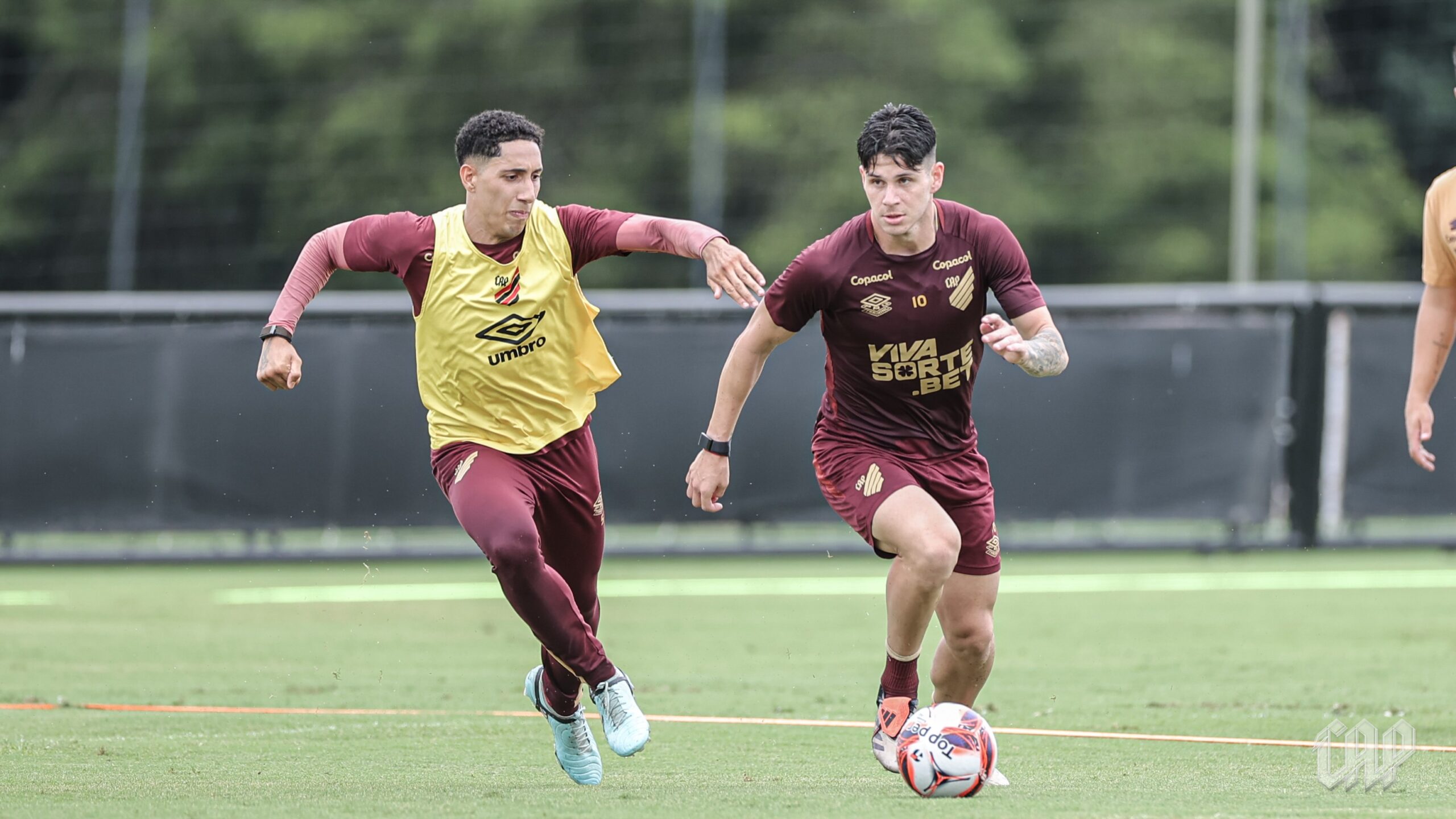 Athletico confirma time principal no clássico contra o Coritiba; veja provável escalação