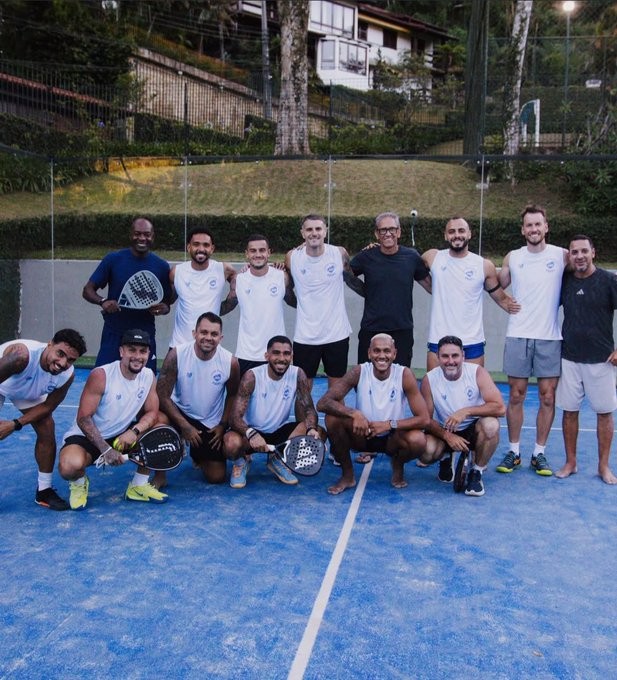 Rivais amigos: jogadores de Vasco e Botafogo jogam padel juntos
