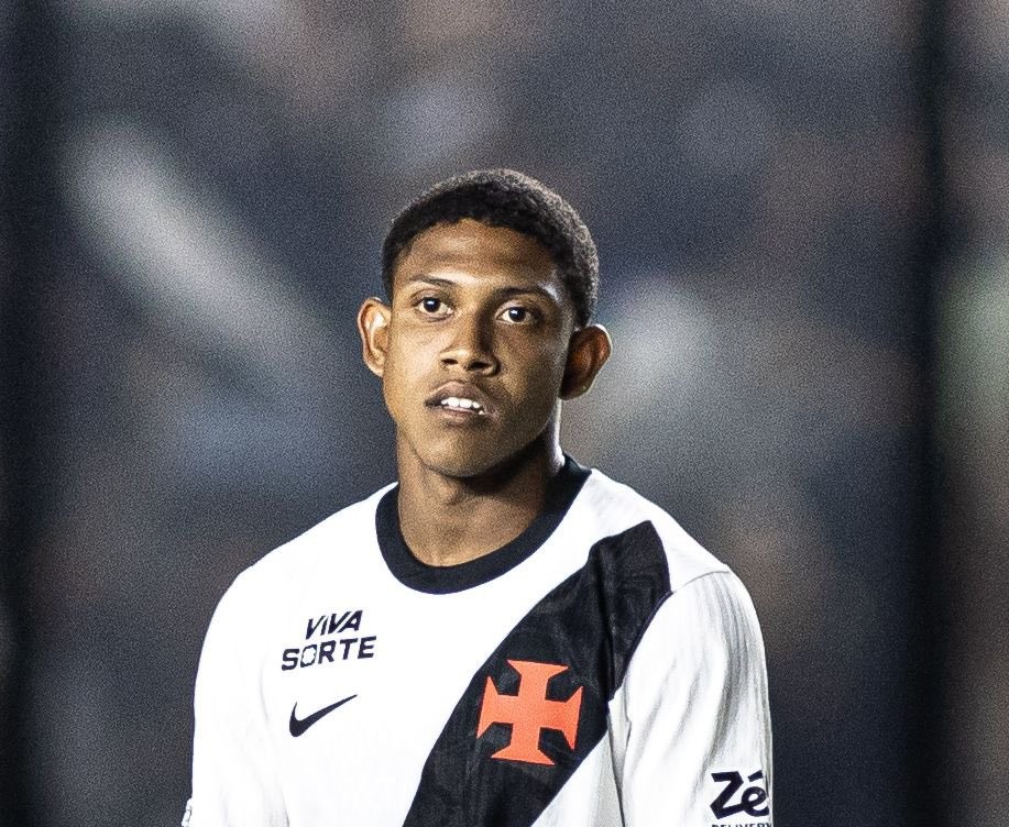 Vasco faz acordo com o Nova Iguaçu e contrata João Victor em definitivo