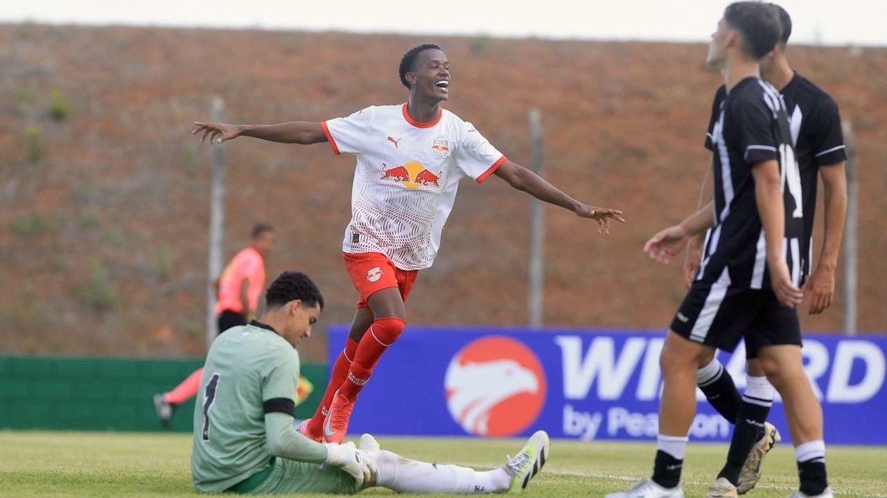 Com golaços, Bragantino goleia Figueirense na estreia da Copinha