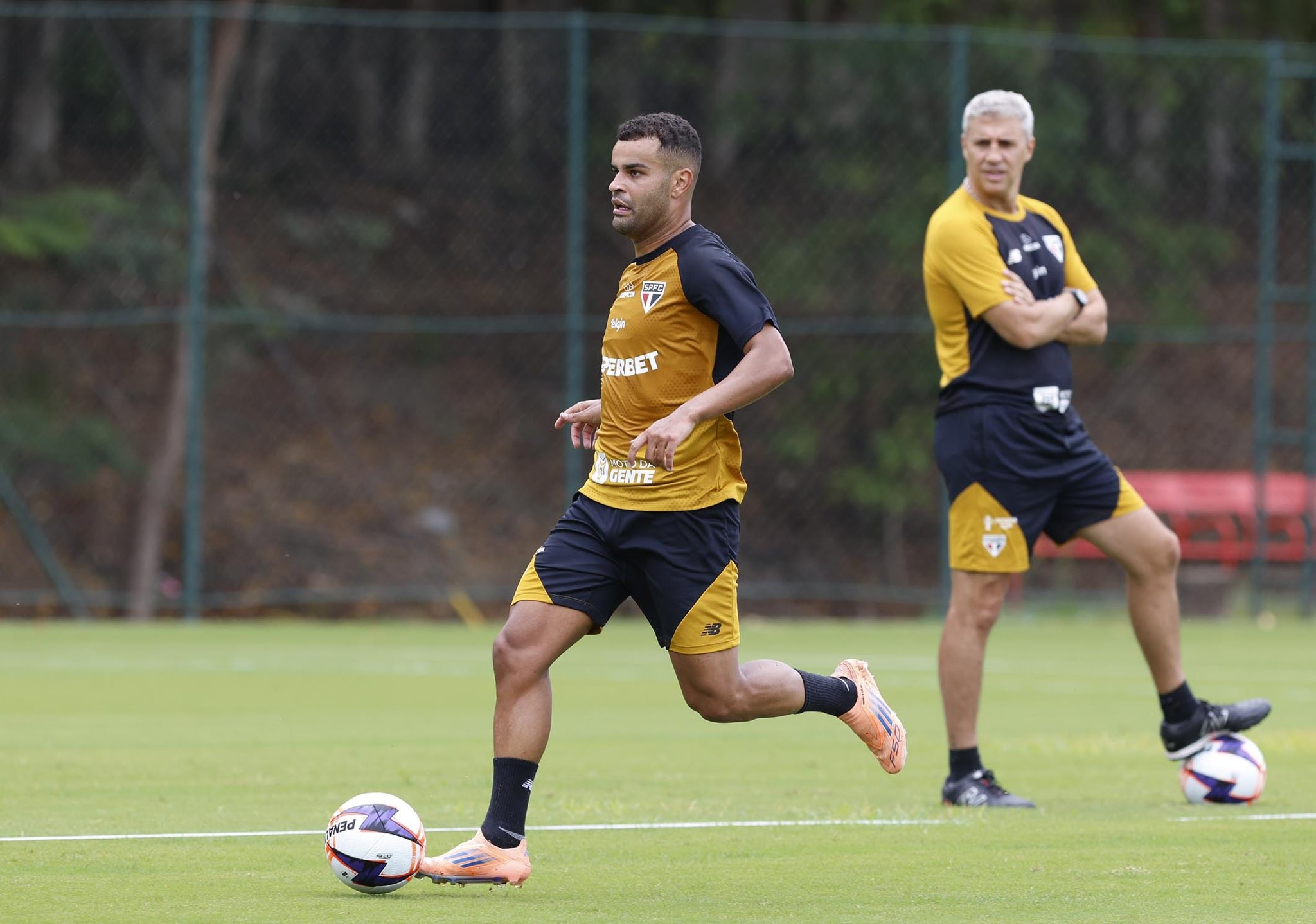 São Paulo só vai liberar Alisson depois que o Corinthians adiantar R$ 1 milhão pelo empréstimo