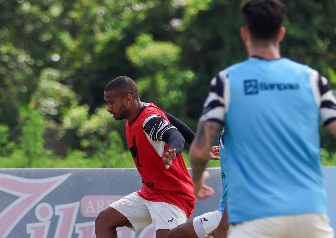 Na quarta temporada pelo Paysandu, Edilson se diz orgulhoso da trajetória e projeta mais títulos