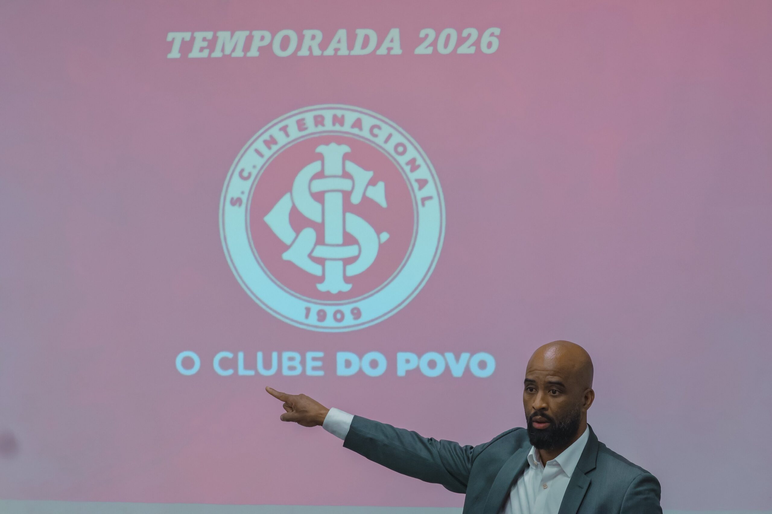 Fabinho Soldado encara tarefas difíceis nos primeiros dias de Inter