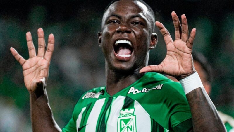 Vasco acerta a contratação de Hinestroza