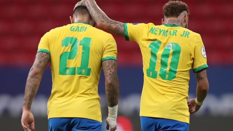 Neymar e Gabigol se reencontram no Santos após 13 anos de jogo marcante para a dupla