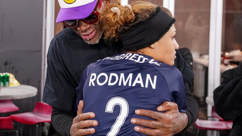 Filha de ex-astro da NBA, Trinity Rodman passa a ter o maior salário do futebol feminino do mundo