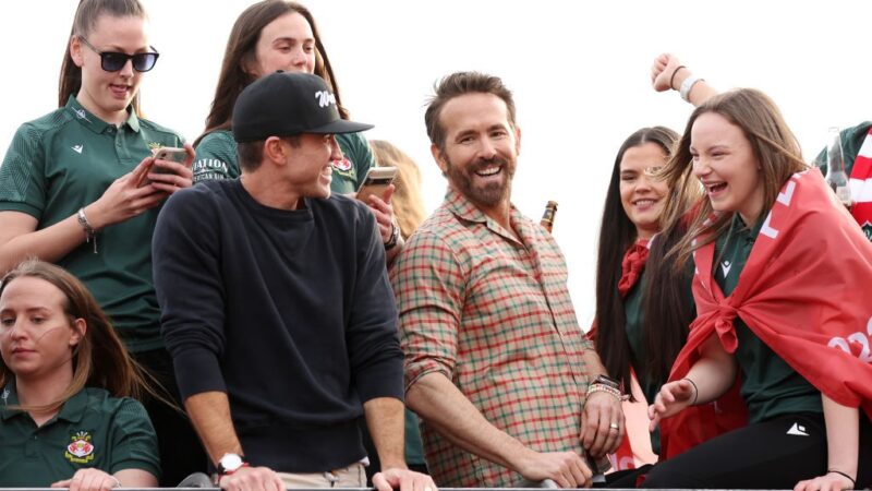 Em busca de acesso à Premier League, Wrexham recebe aporte de R$ 350 milhões de Ryan Reynolds
