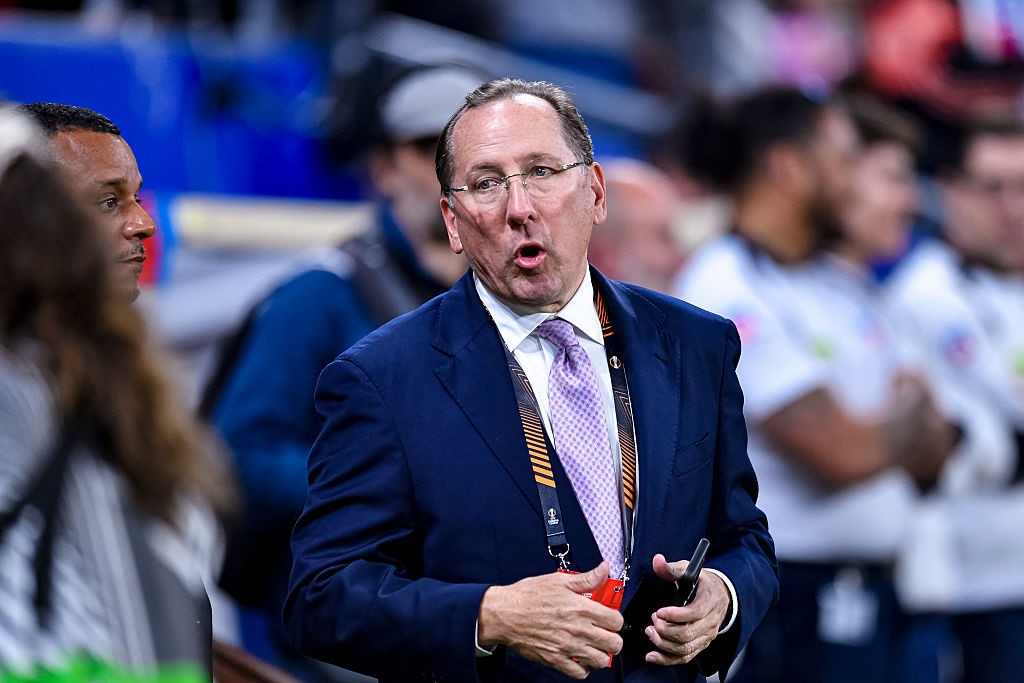 Textor acusa Michele Kang e Ares de serem responsáveis por transfer ban no Botafogo