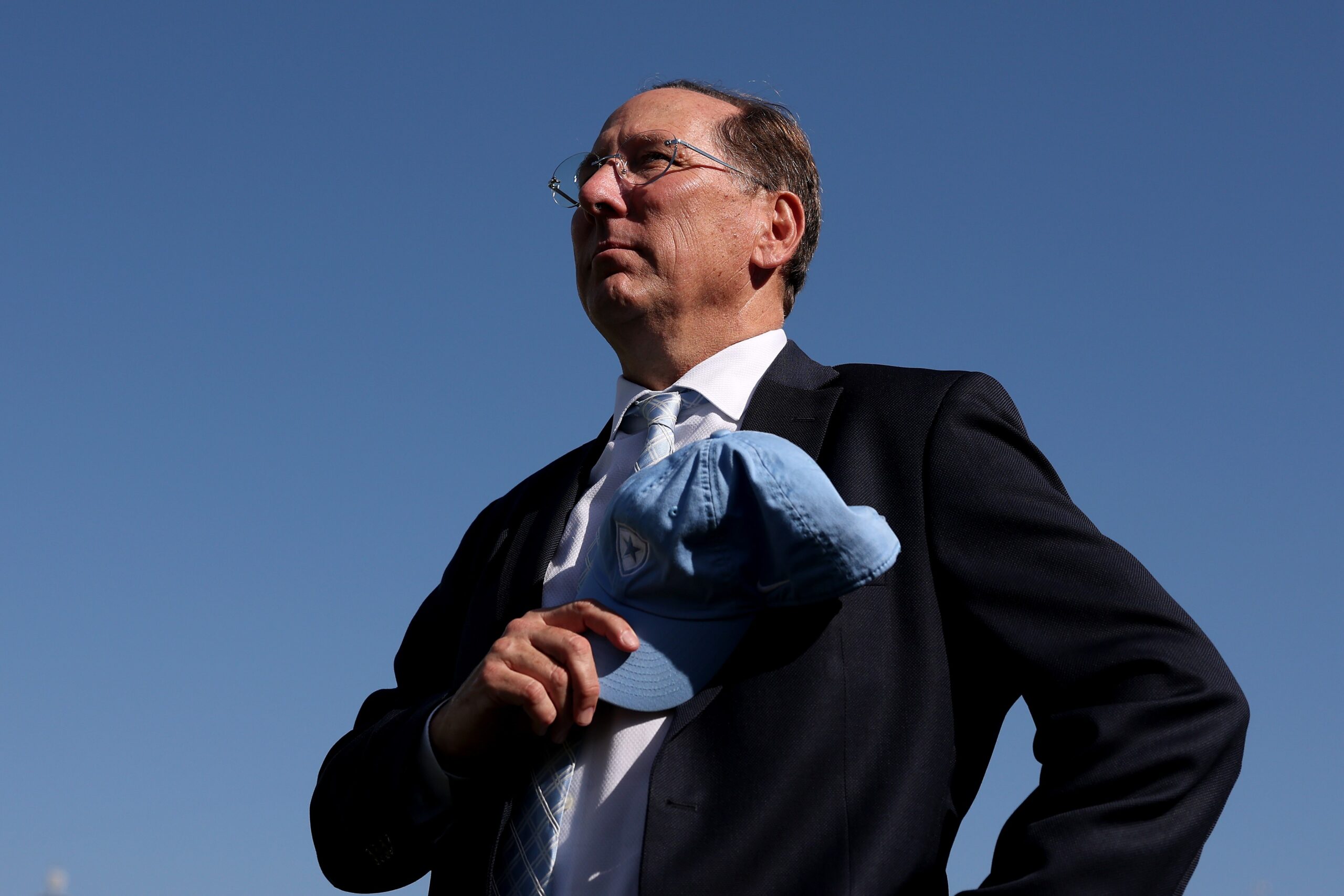 Antes de Justiça vetar vendas do Botafogo, Textor negociava ida de Danilo e Montoro para o Forest