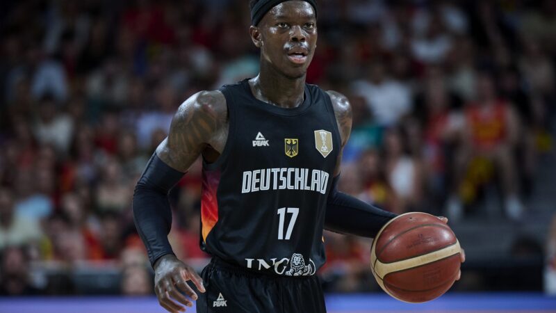 NBA suspende Dennis Schroder por três jogos por tentar agredir jogador