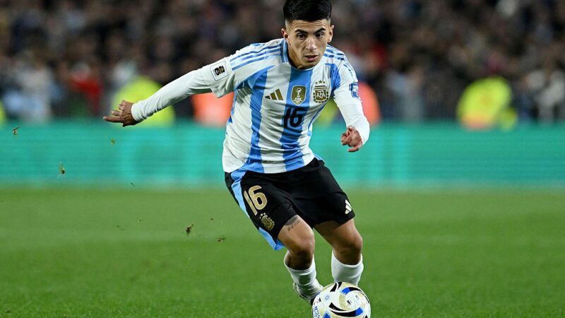 Palmeiras negocia duas saídas no ataque para abrir espaço no elenco e de olho em reforço de peso