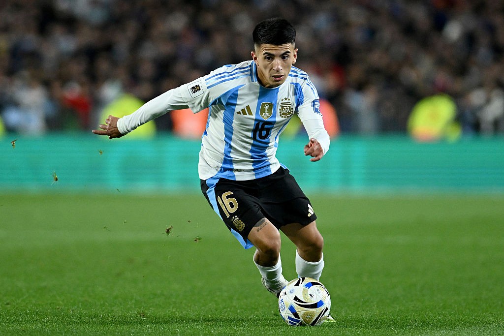 Palmeiras negocia duas saídas no ataque para abrir espaço no elenco e de olho em reforço de peso