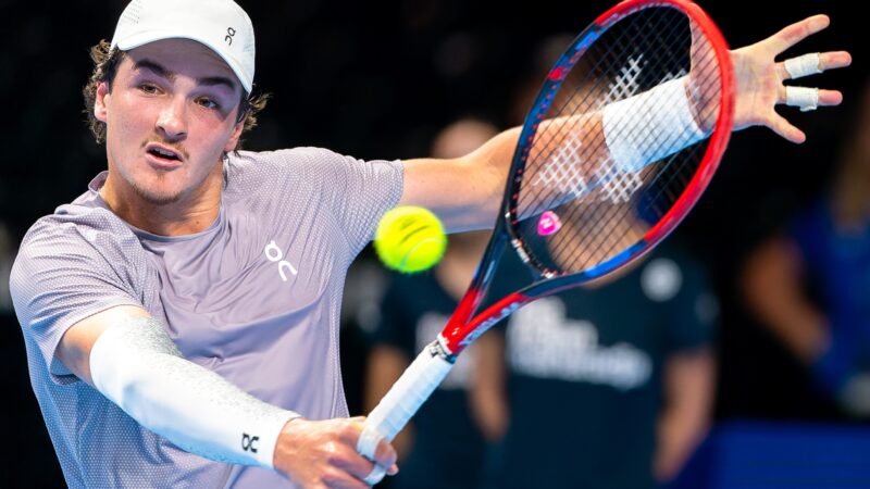 João Fonseca sente lesão na lombar, adia estreia em 2026 e vai perder posições no ranking