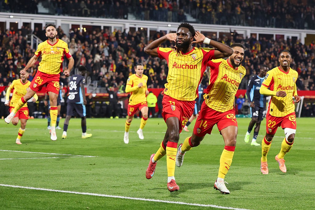 Veja como o Lens chega a recorde de vitórias seguidas e supera PSG na Ligue 1