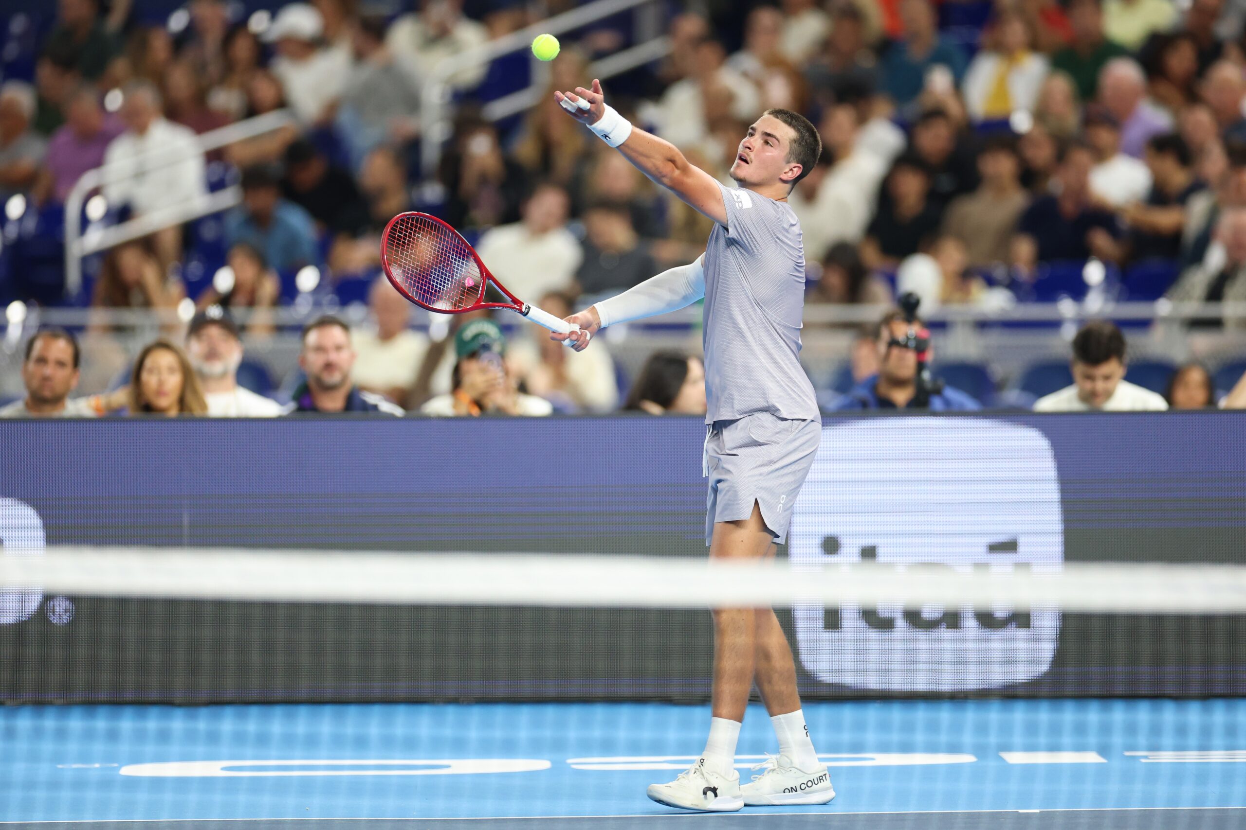João Fonseca x Opelka no ATP250 de Brisbane: veja onde assistir e horário