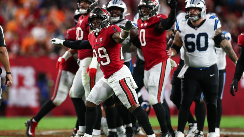Lei do Ex ataca, Bucs vencem Panthers e adiam definição da NFC Sul