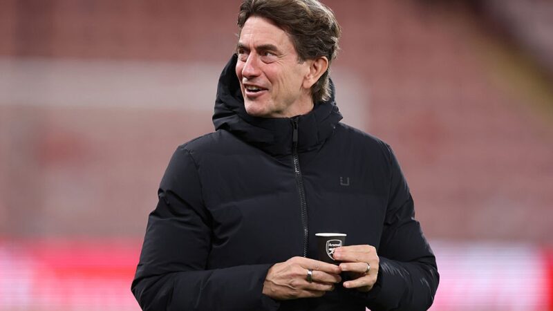 Técnico do Tottenham se irrita com pergunta sobre gafe envolvendo o Arsenal: “Triste ter que responder isso”