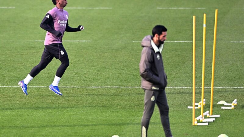 Promessa de “novo começo” no Real pode impulsionar Vini Jr. após críticas e atrito com Xabi Alonso