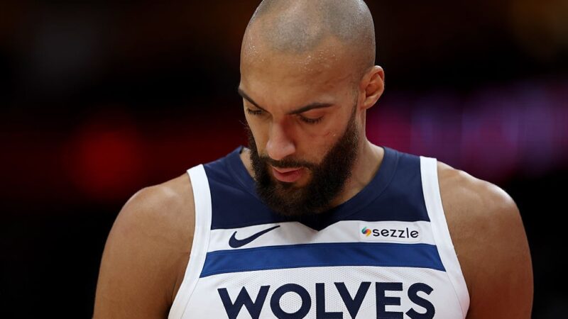 Gobert manda airball em lance livre, e Durant brilha em virada dos Rockets sobre os Wolves; veja vídeo