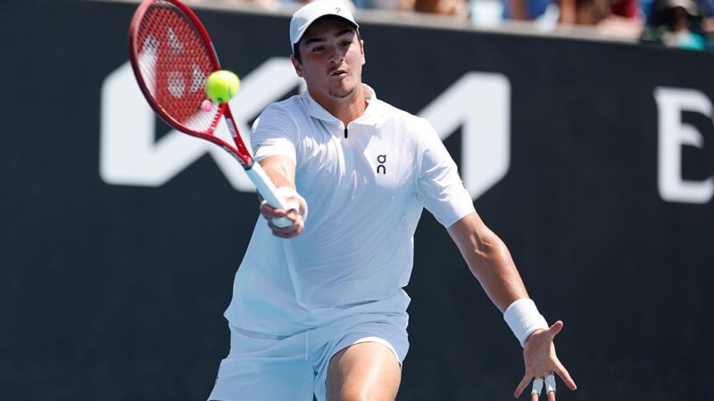 João Fonseca cai na estreia e se despede do Australian Open