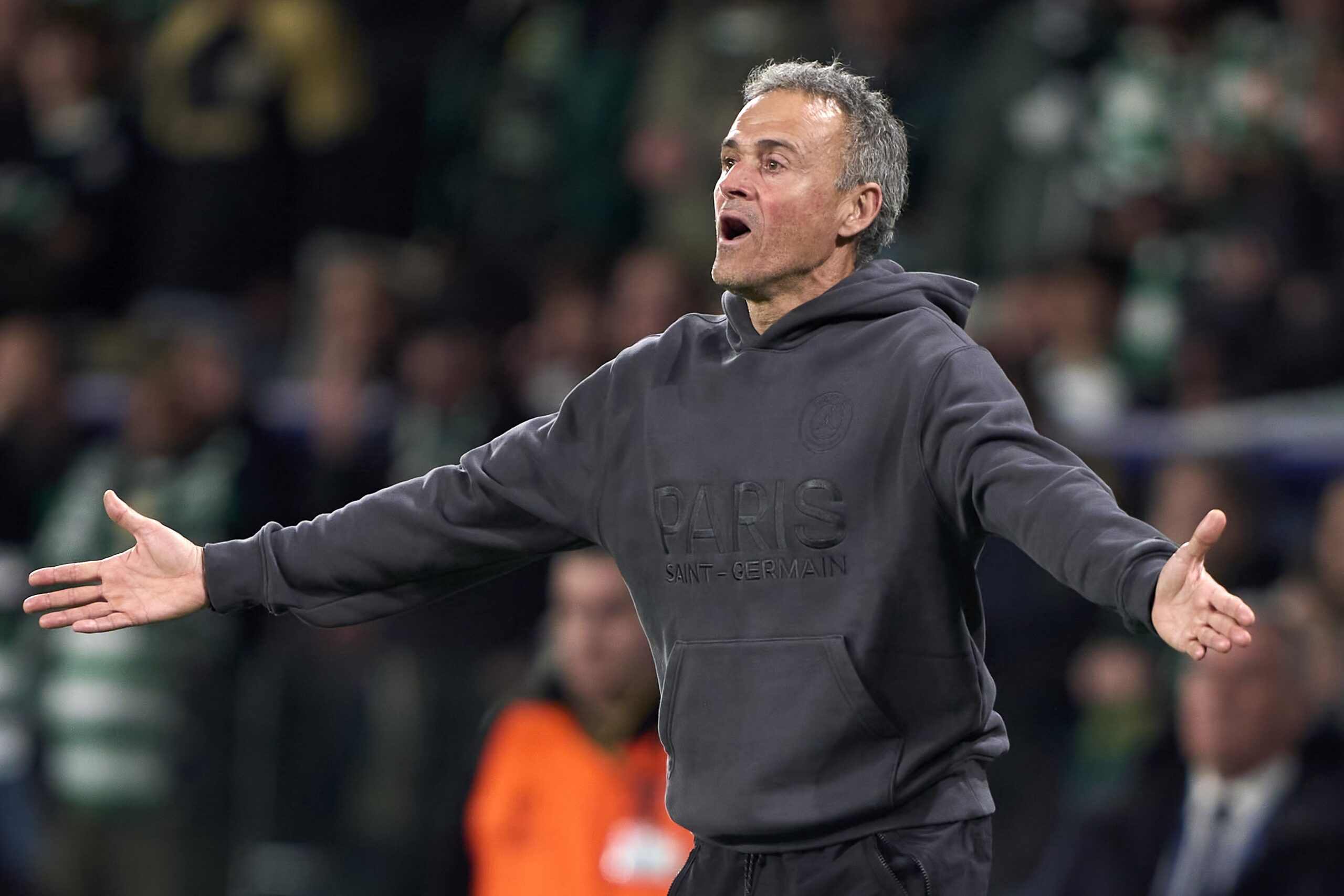 Luis Enrique vê derrota injusta do PSG e desabafa sobre esporte: “M… de futebol”