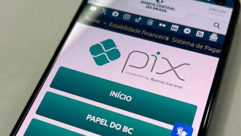 PIX fica fora do ar e clientes reclamam nas redes sociais