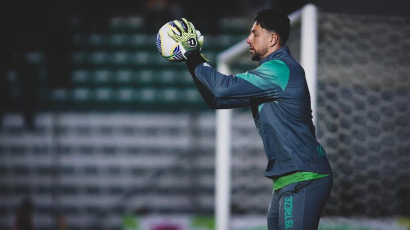 Guarani age rápido após saída de Dalberson e faz proposta por Mateus Claus