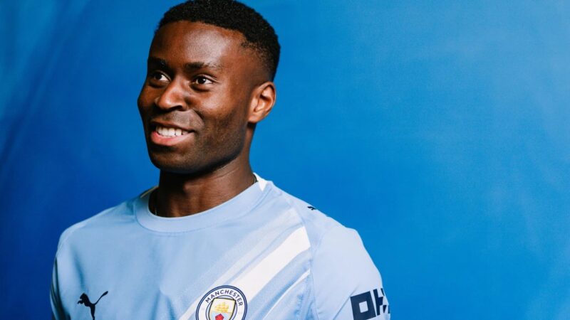 Manchester City anuncia a contratação do zagueiro Guéhi, por R$ 143,5 milhões