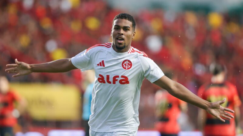 Torcida do Inter elege gol de Gustavo Prado o mais bonito de 2025; veja