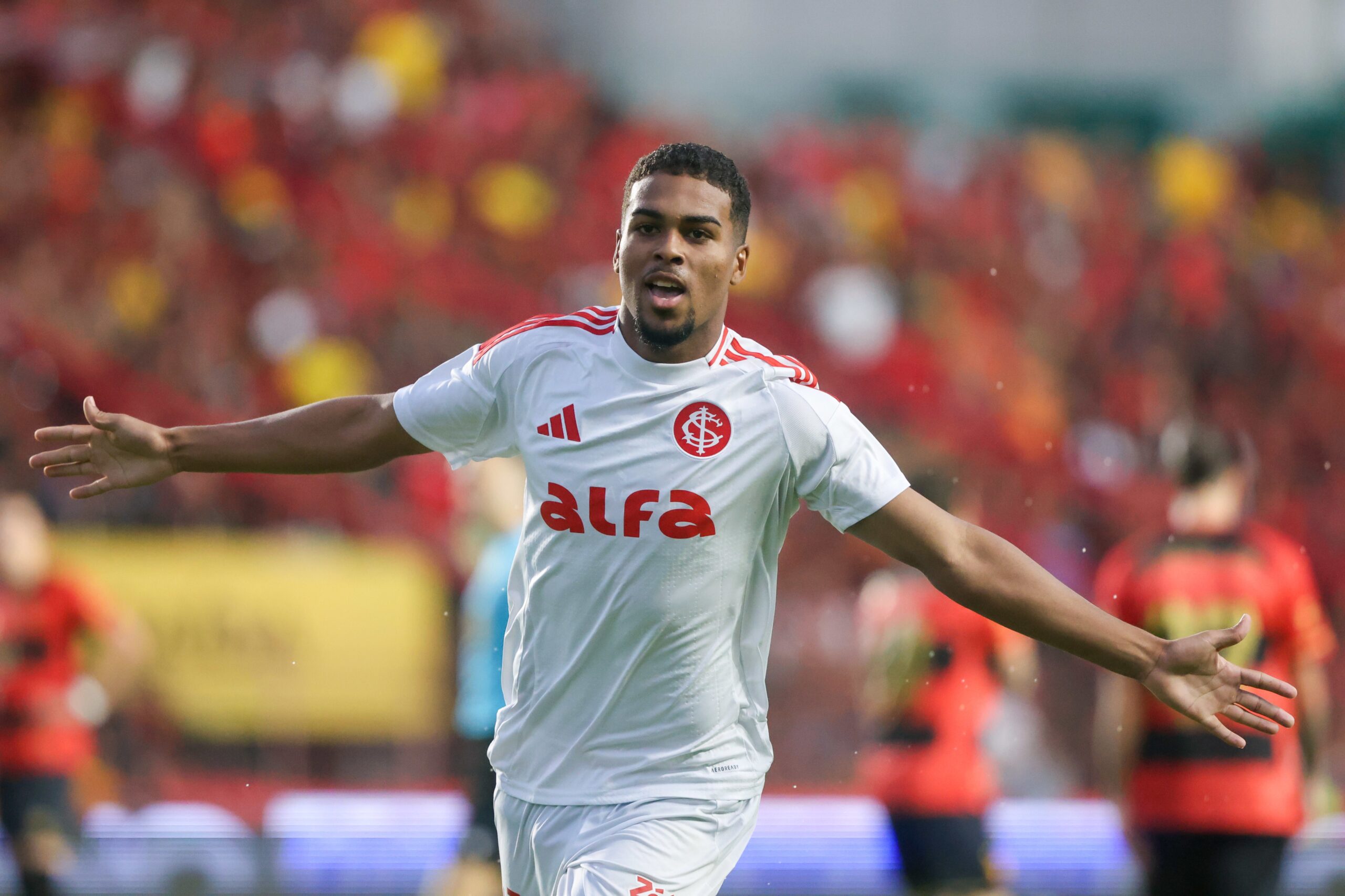 Torcida do Inter elege gol de Gustavo Prado o mais bonito de 2025; veja