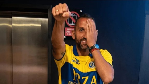 Aos 41 anos, “Pirata” Barcos recusa aposentadoria e fecha com time peruano