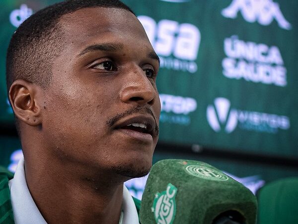 Igor Pereira, do Guarani, rompe ligamento cruzado anterior do joelho e fará cirurgia