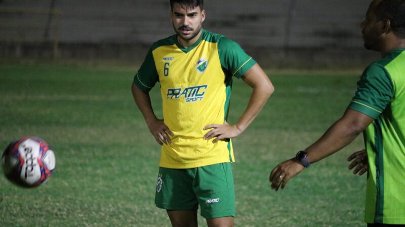 Sousa anuncia lateral-direito com passagem pela Seleção Sub-17 ao lado de Neymar e Casemiro