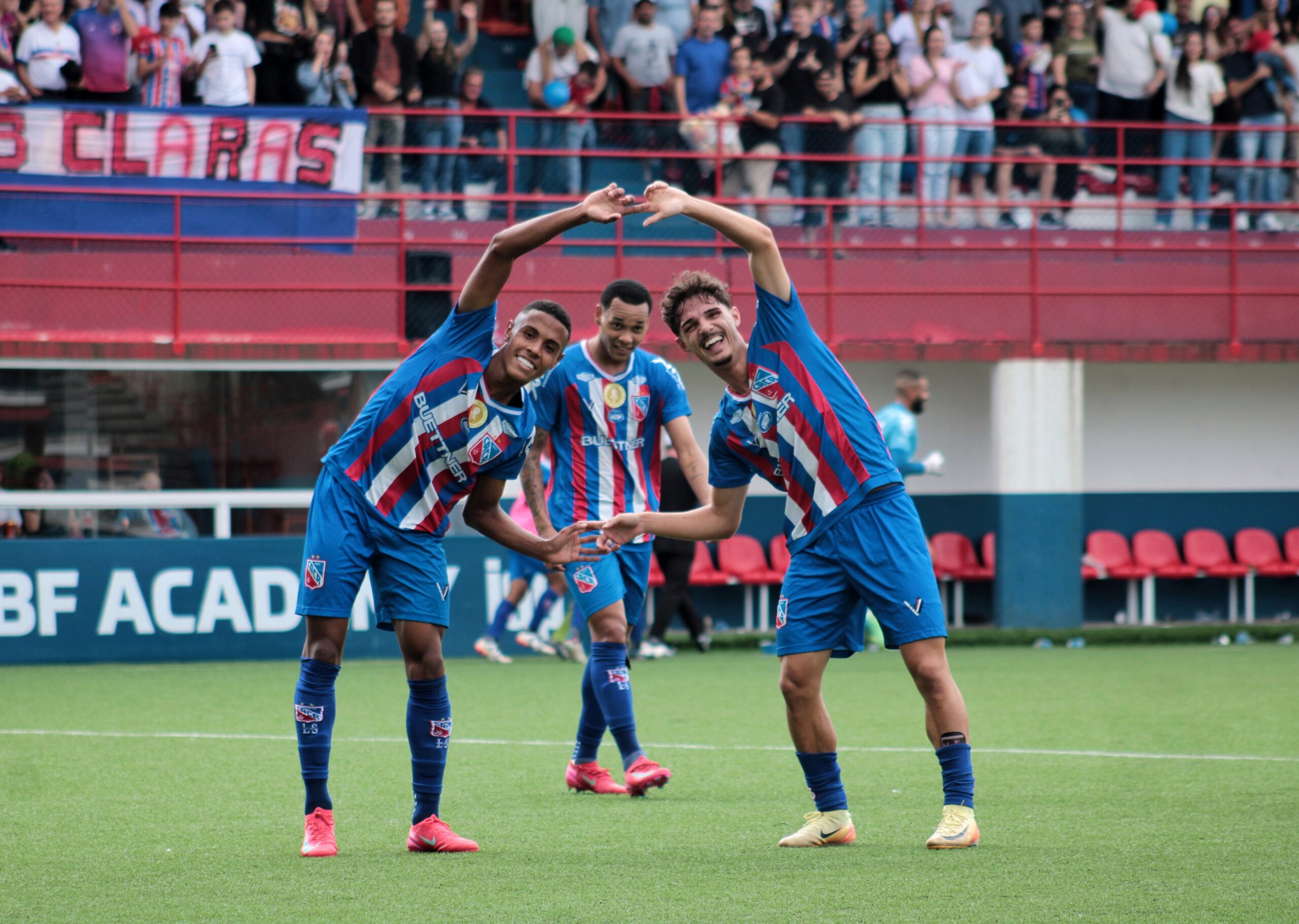 Carlos Renaux 2026: contratações, renovações e quem sai do clube