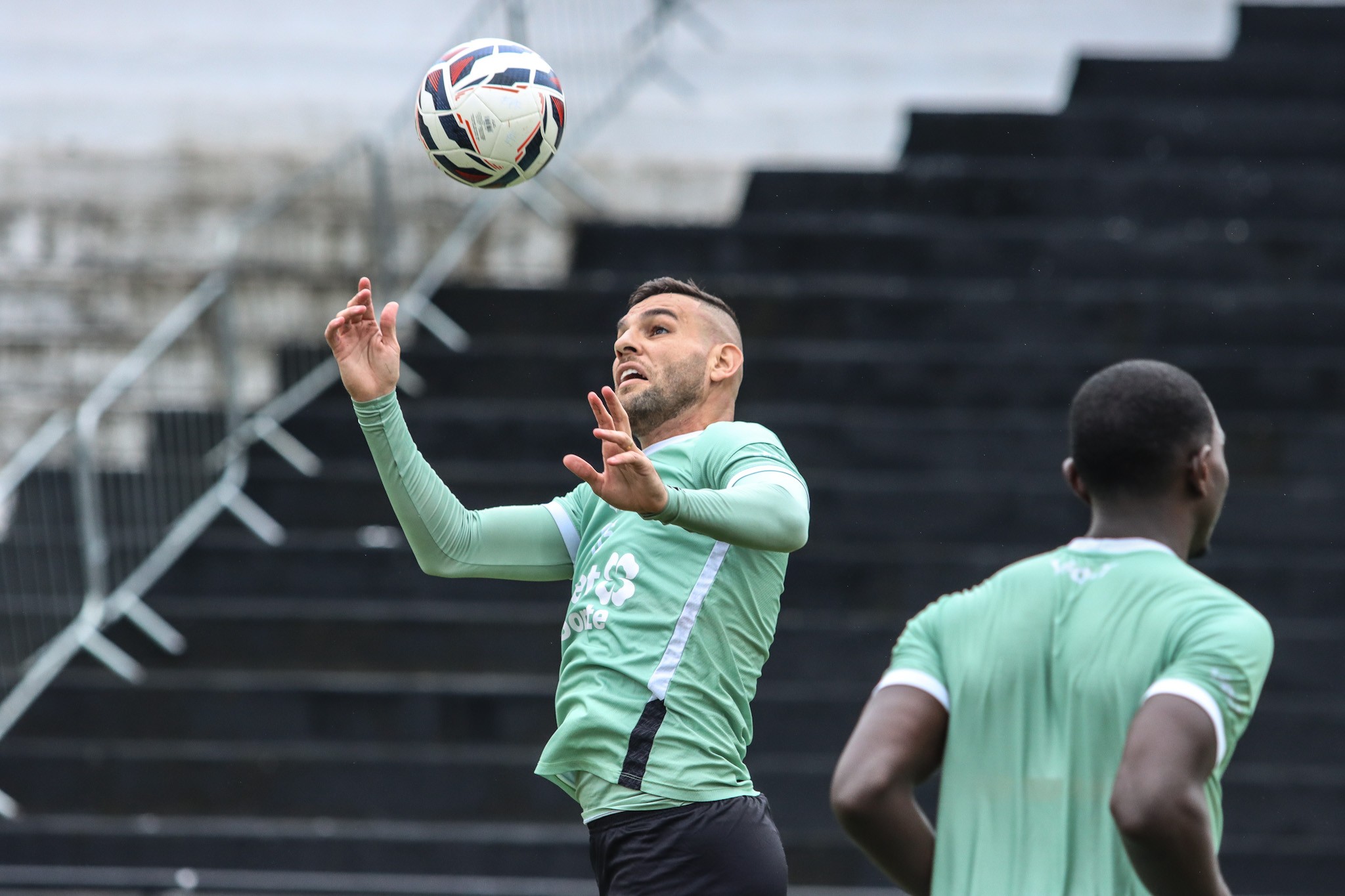 Santa Cruz iniciará Pernambucano com três titulares da estreia de 2025; veja mudanças