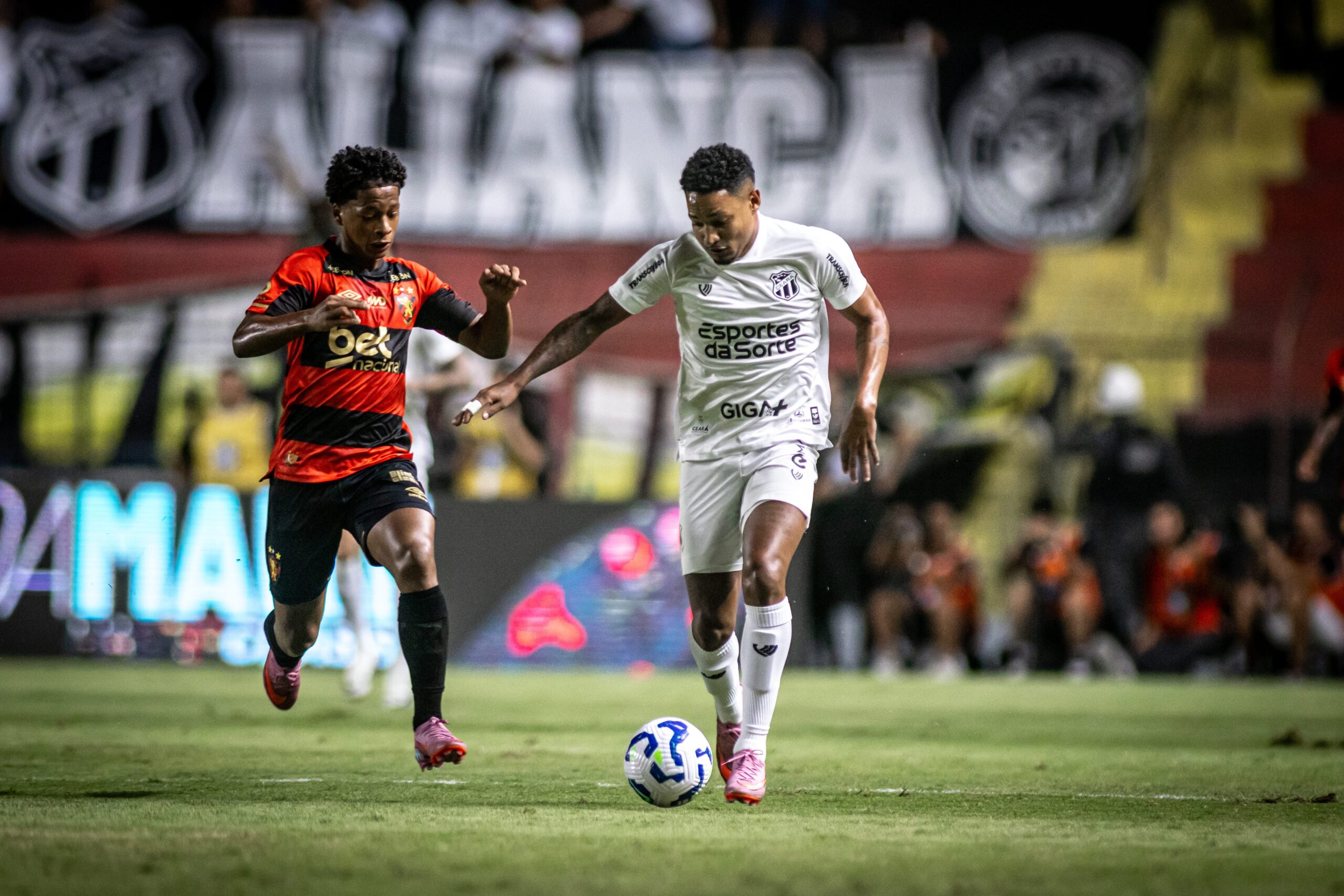 Confiança de Mozart pesa, e Ceará recusa proposta do futebol chinês por Fernandinho