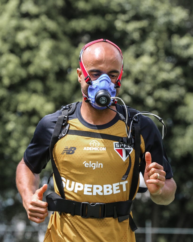 São Paulo finaliza avaliações físicas e testes; André Silva, Ryan e Luan correm no gramado