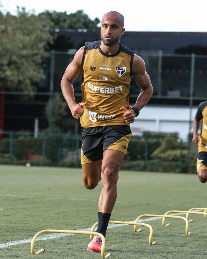 Lucas ganha sequência em busca de recuperação no São Paulo: “Sofri muito”