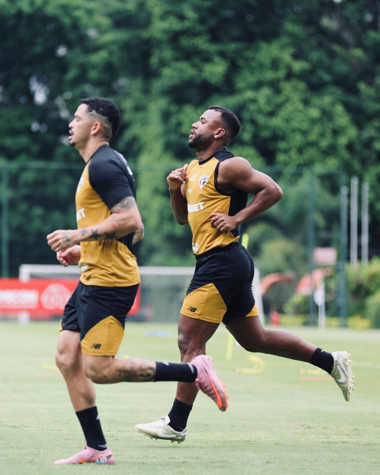 São Paulo se reapresenta no CT de olho no clássico contra o Palmeiras