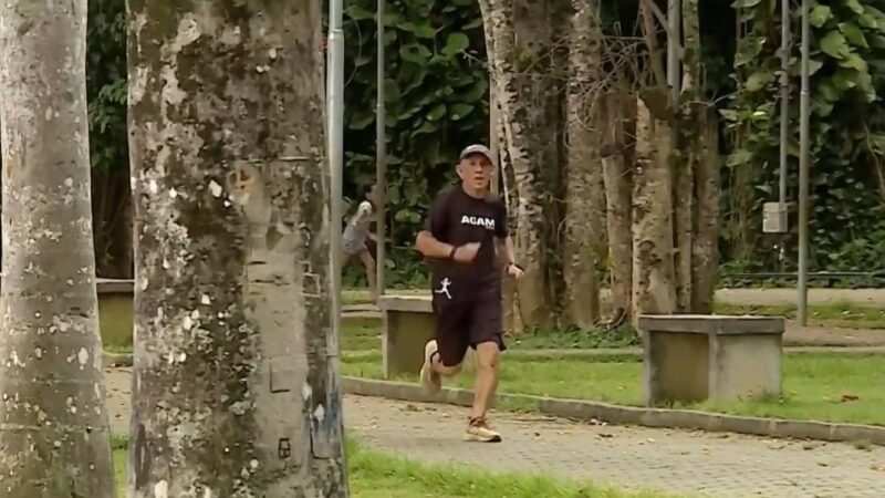 Diagnosticado com Alzheimer, aposentado descobre a corrida para enfrentar a doença