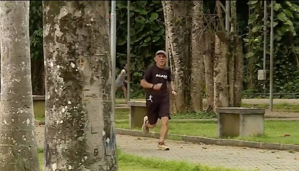 Diagnosticado com Alzheimer, aposentado descobre a corrida para enfrentar a doença