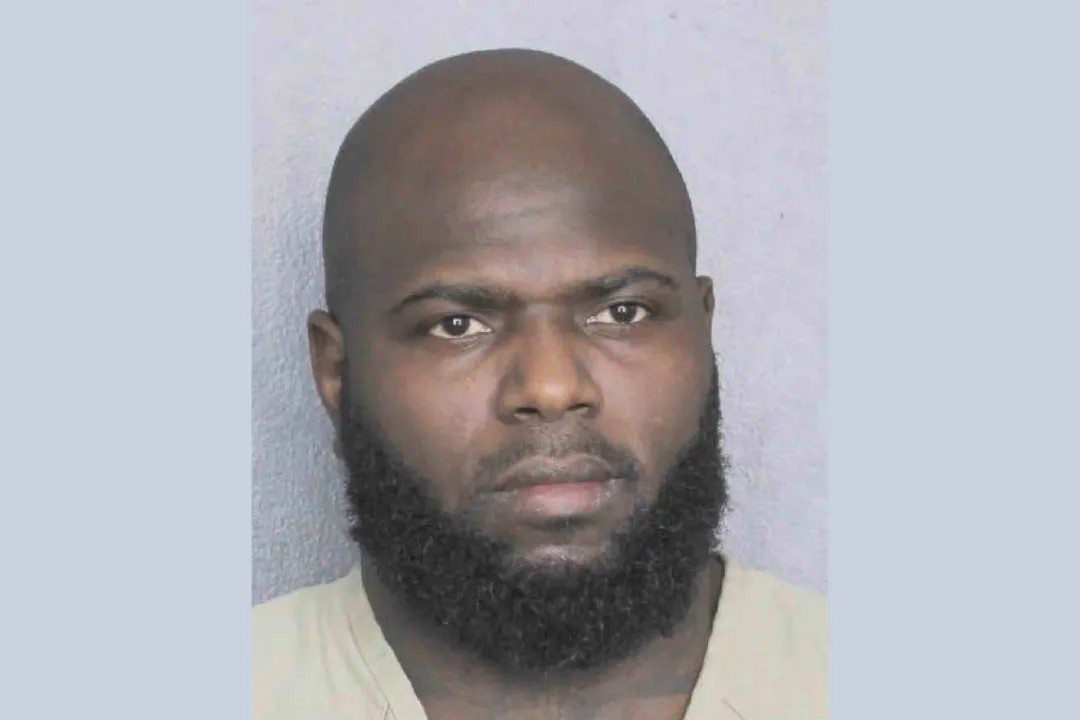 Jairzinho Rozenstruik é preso na Flórida acusado de violência doméstica