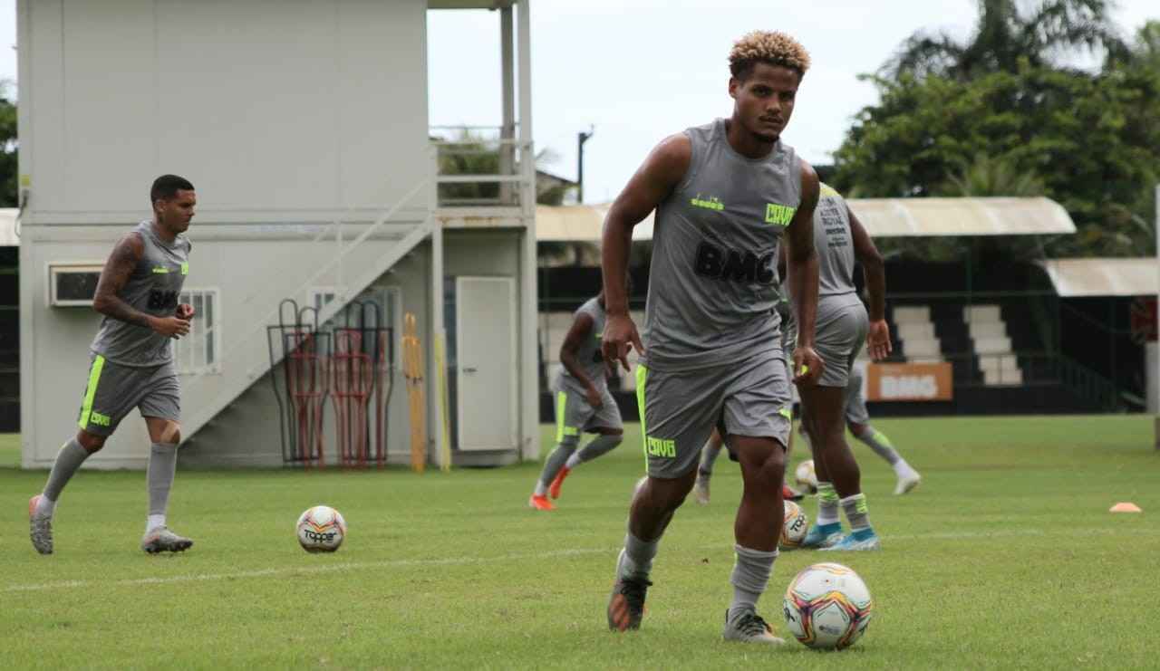 Brusque anuncia a contratação de atacante ex-Vasco